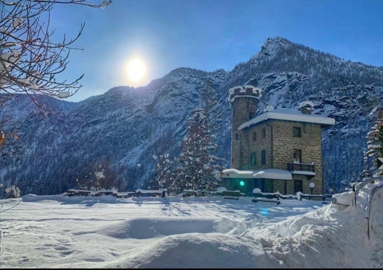 Il Castello Nel Bosco, Appartamento Torrente Champorcher Esterno foto