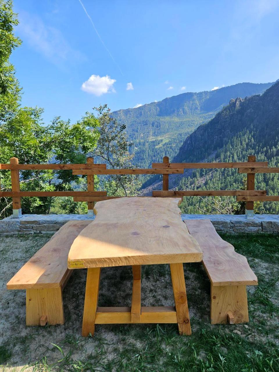 Il Castello Nel Bosco, Appartamento Torrente Champorcher Esterno foto